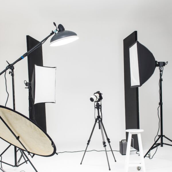 photography setup with 3 point lighting